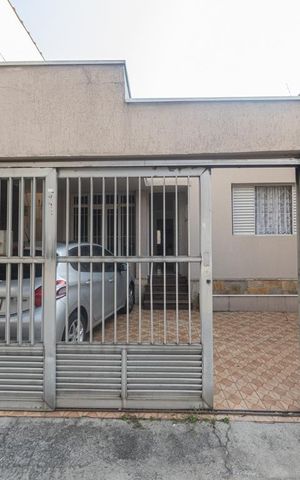 Casa à venda com 150m², 3 quartos e 2 vagasFachada