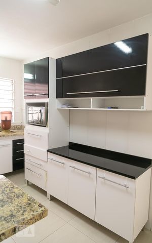 Casa à venda com 130m², 3 quartos e 3 vagas Casa à venda com 130m², 3 quartos e 3 vagasCozinha