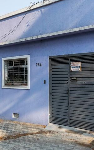 Casa à venda com 215m², 5 quartos e 2 vagasFachada