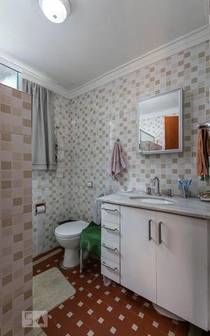 Casa à venda com 215m², 5 quartos e 2 vagasBanheiro 1