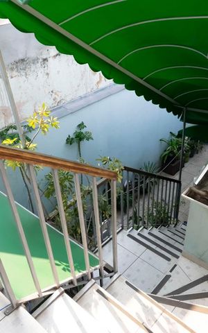 Casa à venda com 215m², 5 quartos e 2 vagasEdícula - Escadas
