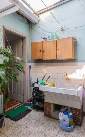 Casa à venda com 215m², 5 quartos e 2 vagasÁrea de serviço