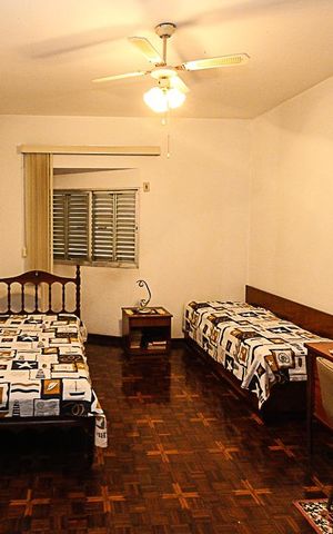 Casa à venda com 300m², 4 quartos e 3 vagas Casa à venda com 300m², 4 quartos e 3 vagasQuarto