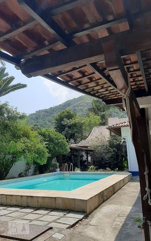 Apartamento à venda com 260m², 3 quartos e 3 vagasPISCINA