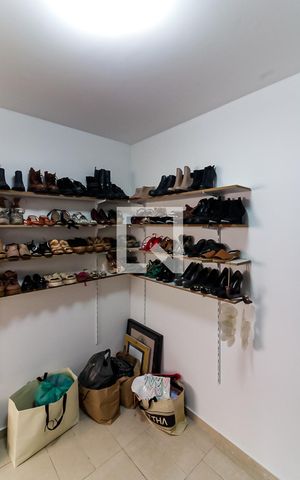 Apartamento para alugar com 330m², 4 quartos e 4 vagas Apartamento para alugar com 330m², 4 quartos e 4 vagasCloset