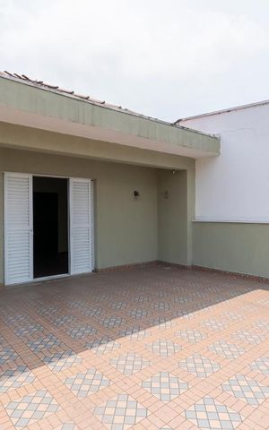 Casa à venda com 210m², 3 quartos e 2 vagas2o. Andar - Quarto 3 - Suíte/ Varanda