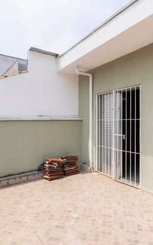 Casa à venda com 210m², 3 quartos e 2 vagas2o. Andar - Quarto 1 - Varanda