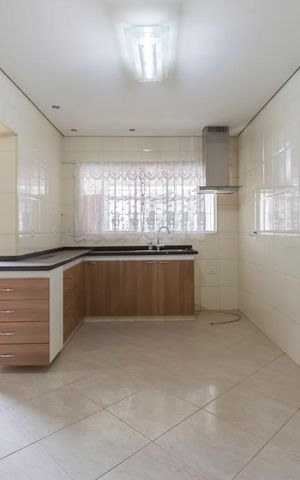 Casa à venda com 210m², 3 quartos e 2 vagas1o. Andar - Cozinha