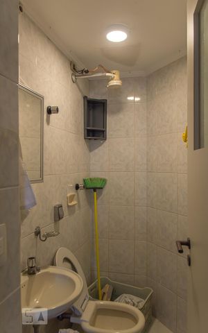 Apartamento à venda com 180m², 4 quartos e 2 vagasBanheiro de Serviço