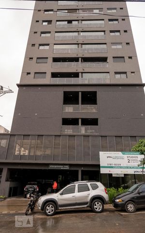 Studio para alugar com 25m², 1 quarto e sem vaga Studio para alugar com 25m², 1 quarto e sem vagaFachada
