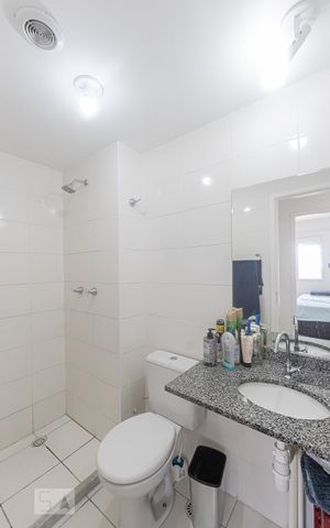 Apartamento à venda com 49m², 2 quartos e 1 vaga Apartamento à venda com 49m², 2 quartos e 1 vagaBanheiro Social