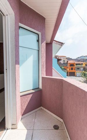 Casa à venda com 225m², 4 quartos e 5 vagas Casa à venda com 225m², 4 quartos e 5 vagasVaranda da Sala