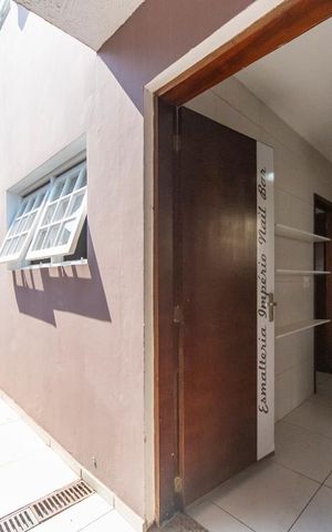 Casa à venda com 225m², 4 quartos e 5 vagas Casa à venda com 225m², 4 quartos e 5 vagasQuintal Lateral