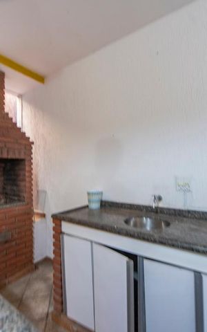 Casa à venda com 225m², 4 quartos e 5 vagas Casa à venda com 225m², 4 quartos e 5 vagasChurrasqueira