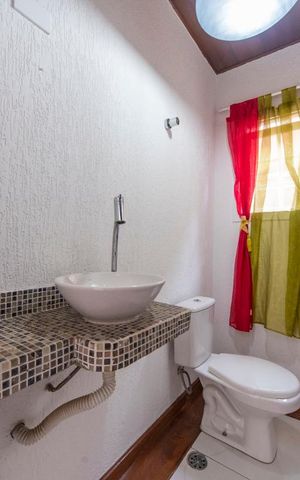 Casa à venda com 225m², 4 quartos e 5 vagas Casa à venda com 225m², 4 quartos e 5 vagasLavabo