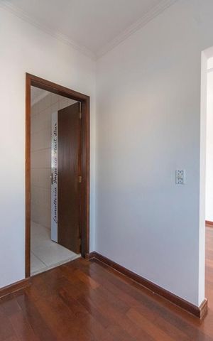 Casa à venda com 225m², 4 quartos e 5 vagas Casa à venda com 225m², 4 quartos e 5 vagasCloset do Quarto 3