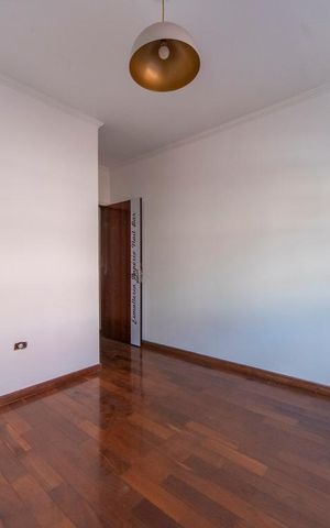 Casa à venda com 225m², 4 quartos e 5 vagas Casa à venda com 225m², 4 quartos e 5 vagasQuarto 2