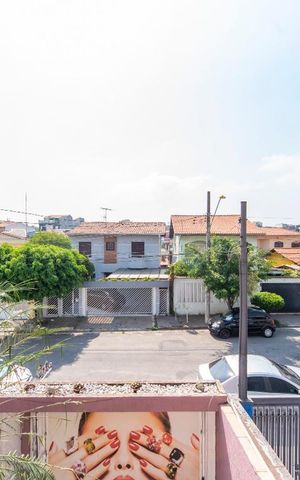 Casa à venda com 225m², 4 quartos e 5 vagas Casa à venda com 225m², 4 quartos e 5 vagasVista da Varanda da Sala
