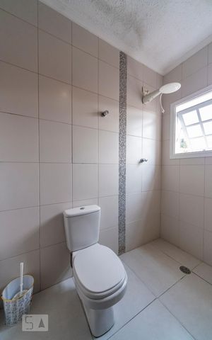 Casa à venda com 225m², 4 quartos e 5 vagas Casa à venda com 225m², 4 quartos e 5 vagasBanheiro