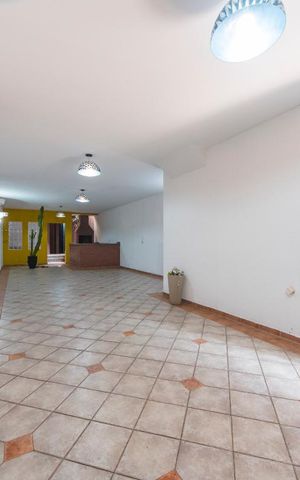 Casa à venda com 225m², 4 quartos e 5 vagas Casa à venda com 225m², 4 quartos e 5 vagasGaragem