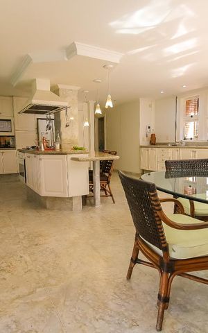 Casa à venda com 1118m², 4 quartos e 8 vagasCozinha