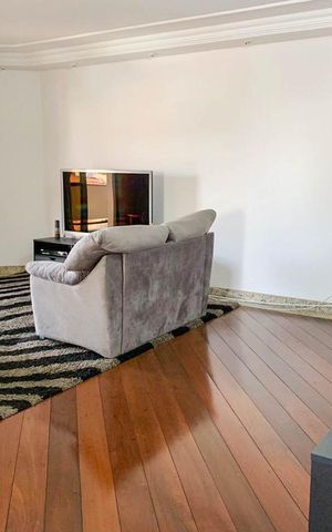Apartamento à venda com 200m², 4 quartos e 3 vagas Apartamento à venda com 200m², 4 quartos e 3 vagasSala