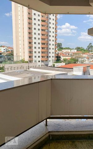 Apartamento à venda com 200m², 4 quartos e 3 vagas Apartamento à venda com 200m², 4 quartos e 3 vagasVaranda