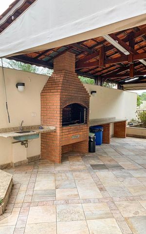 Apartamento à venda com 200m², 4 quartos e 3 vagas Apartamento à venda com 200m², 4 quartos e 3 vagasÁrea comum - Churrasqueira