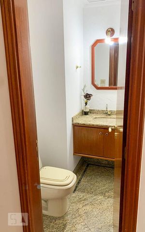 Apartamento à venda com 200m², 4 quartos e 3 vagas Apartamento à venda com 200m², 4 quartos e 3 vagasBanheiro 2