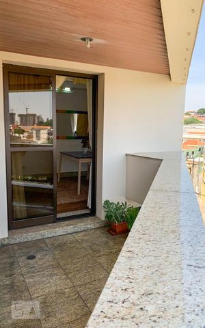 Apartamento à venda com 200m², 4 quartos e 3 vagas Apartamento à venda com 200m², 4 quartos e 3 vagasVaranda