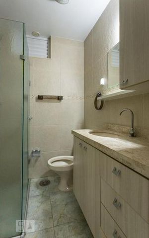 Apartamento à venda com 105m², 2 quartos e 1 vaga Apartamento à venda com 105m², 2 quartos e 1 vagaBanheiro