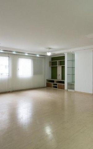 Apartamento à venda com 105m², 2 quartos e 1 vaga Apartamento à venda com 105m², 2 quartos e 1 vagaSala