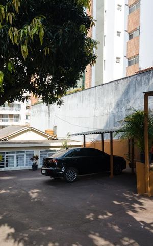 Casa à venda com 400m², 4 quartos e 6 vagas Casa à venda com 400m², 4 quartos e 6 vagasGaragem