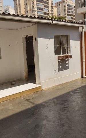 Casa à venda com 400m², 4 quartos e 6 vagas Casa à venda com 400m², 4 quartos e 6 vagasQuintal