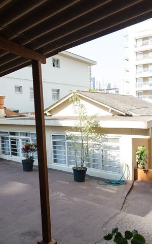 Casa à venda com 400m², 4 quartos e 6 vagas Casa à venda com 400m², 4 quartos e 6 vagasGaragem