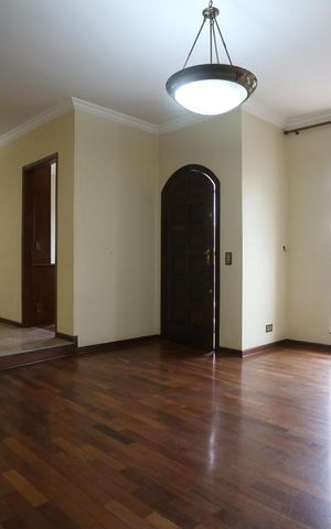 Casa para alugar com 200m², 3 quartos e 4 vagasSala 