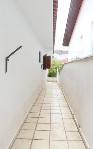 Casa para alugar com 200m², 3 quartos e 4 vagasCorredor Lateral