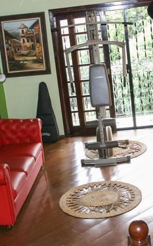 Casa à venda com 350m², 4 quartos e 3 vagas Casa à venda com 350m², 4 quartos e 3 vagasQuarto 1