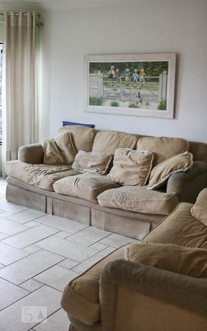 Casa à venda com 350m², 4 quartos e 3 vagas Casa à venda com 350m², 4 quartos e 3 vagasSala de TV