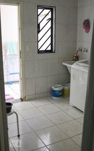 Casa à venda com 350m², 4 quartos e 3 vagas Casa à venda com 350m², 4 quartos e 3 vagasÁrea de Serviço