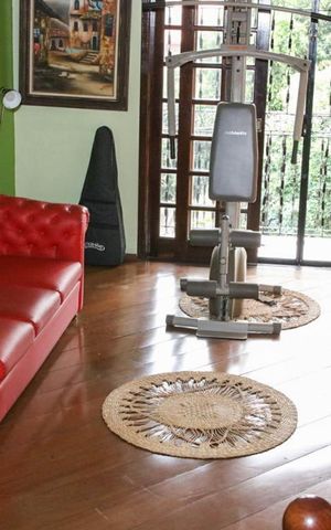 Casa à venda com 350m², 4 quartos e 3 vagas Casa à venda com 350m², 4 quartos e 3 vagasQuarto 1