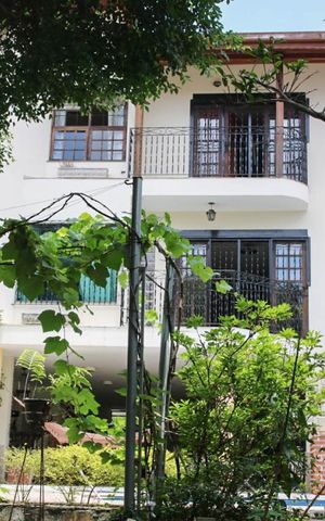Casa à venda com 350m², 4 quartos e 3 vagas Casa à venda com 350m², 4 quartos e 3 vagasQuintal