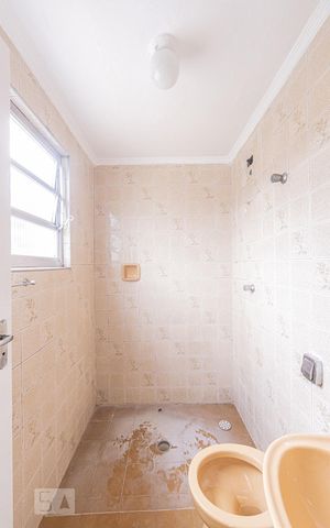 Casa à venda com 248m², 2 quartos e 2 vagasBanheiro Quarto 2