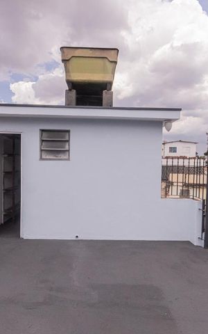 Casa à venda com 248m², 2 quartos e 2 vagasTerraço