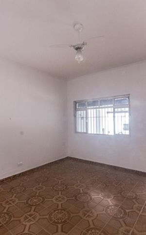 Casa à venda com 248m², 2 quartos e 2 vagasSala