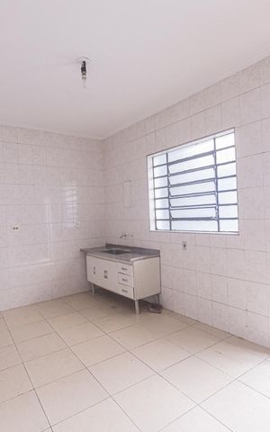 Casa à venda com 248m², 2 quartos e 2 vagasCozinha