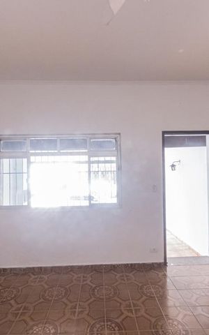 Casa à venda com 248m², 2 quartos e 2 vagasSala