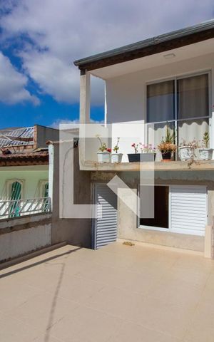 Casa de condomínio à venda com 177m², 3 quartos e 2 vagasSacada Quarto 1