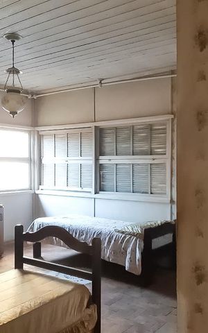 Casa à venda com 726m², 3 quartos e 2 vagas Casa à venda com 726m², 3 quartos e 2 vagasSuíte