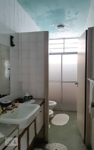 Casa à venda com 726m², 3 quartos e 2 vagas